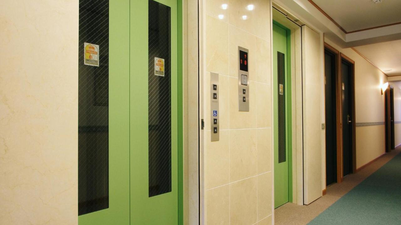 Toyoko Inn Kanda Akihabara Токио Экстерьер фото