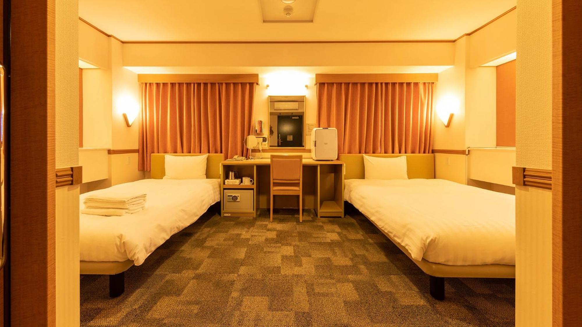 Toyoko Inn Kanda Akihabara Токио Номер фото
