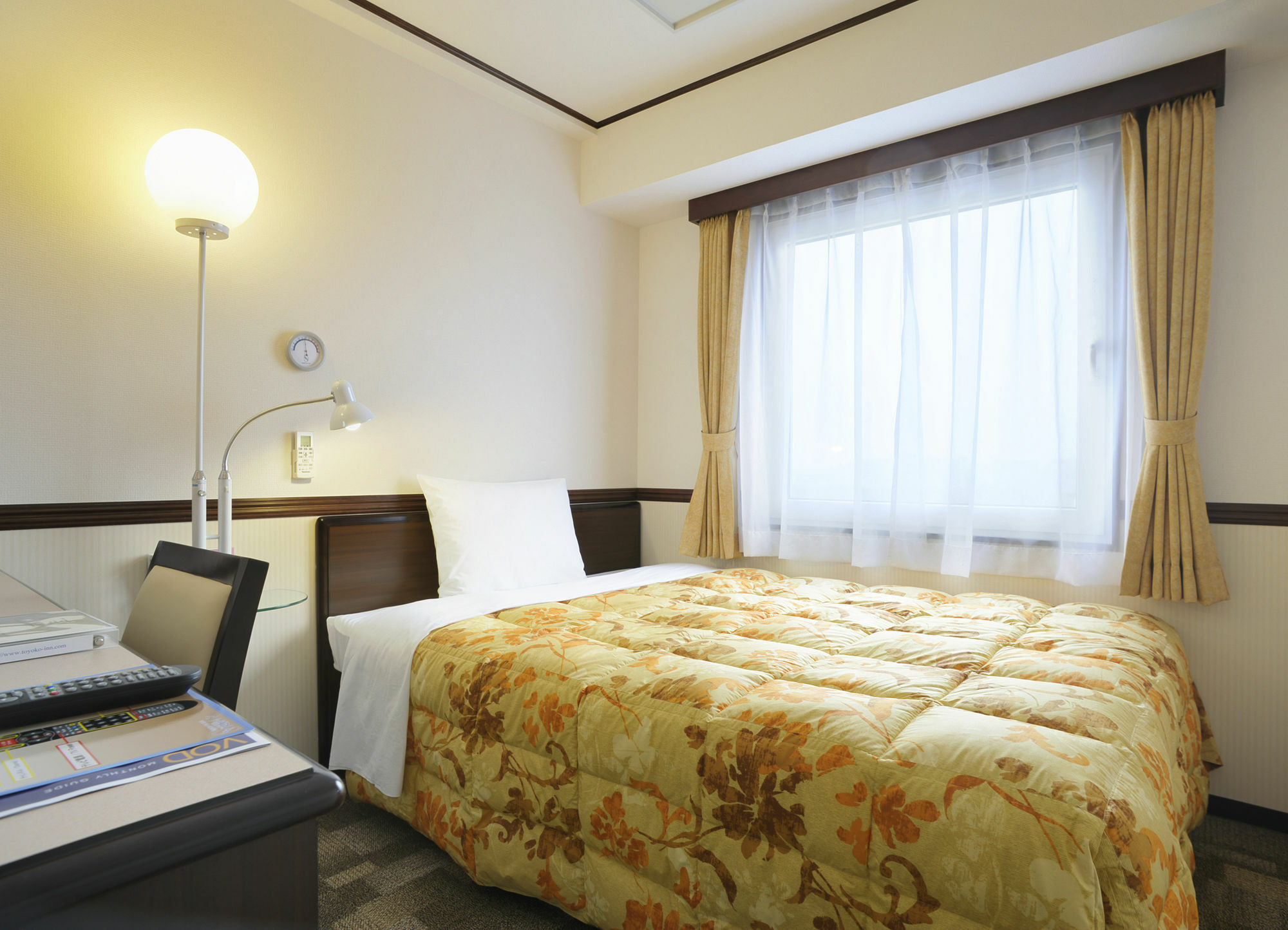 Toyoko Inn Kanda Akihabara Токио Экстерьер фото