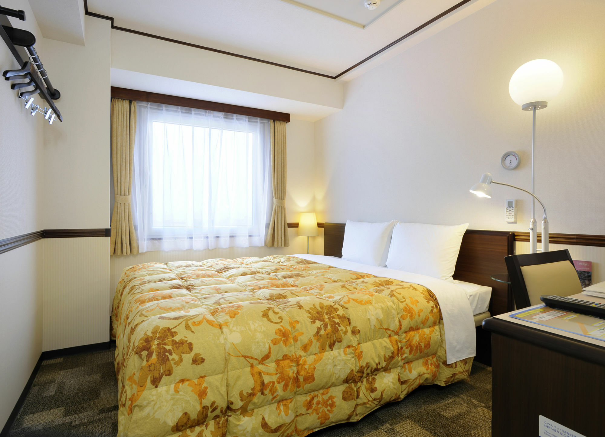 Toyoko Inn Kanda Akihabara Токио Экстерьер фото
